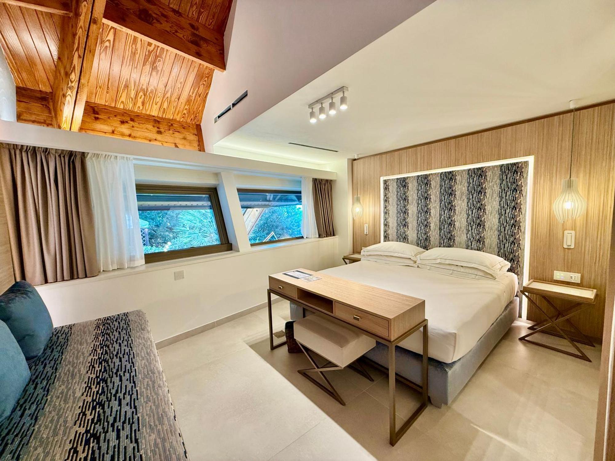La Bussola Beach Hotel Пунта Ала Екстериор снимка